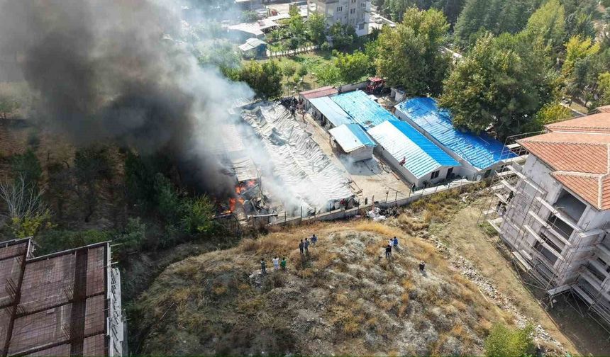 Malatya'da şantiyede işçilerin kaldığı konteyner yandı