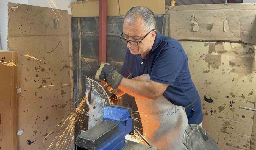 Sağlık memuru hurdayı sanat eserlerine dönüştürüyor