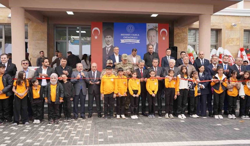 Şırnak'a Yarka ailesinden eğitim yatırımı: 16 derslikli Mehmet Yarka Ortaokulu açıldı