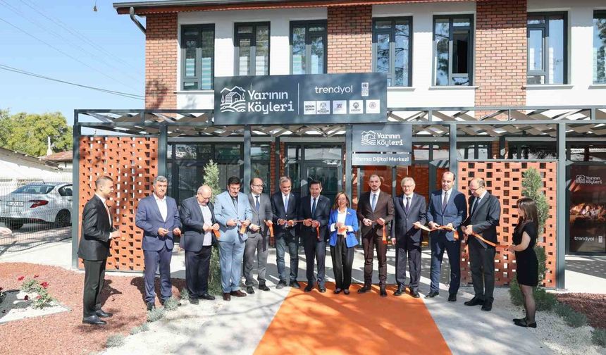Yarının Köyleri'nin altıncı dijital merkezi Konya Yarma'da açıldı