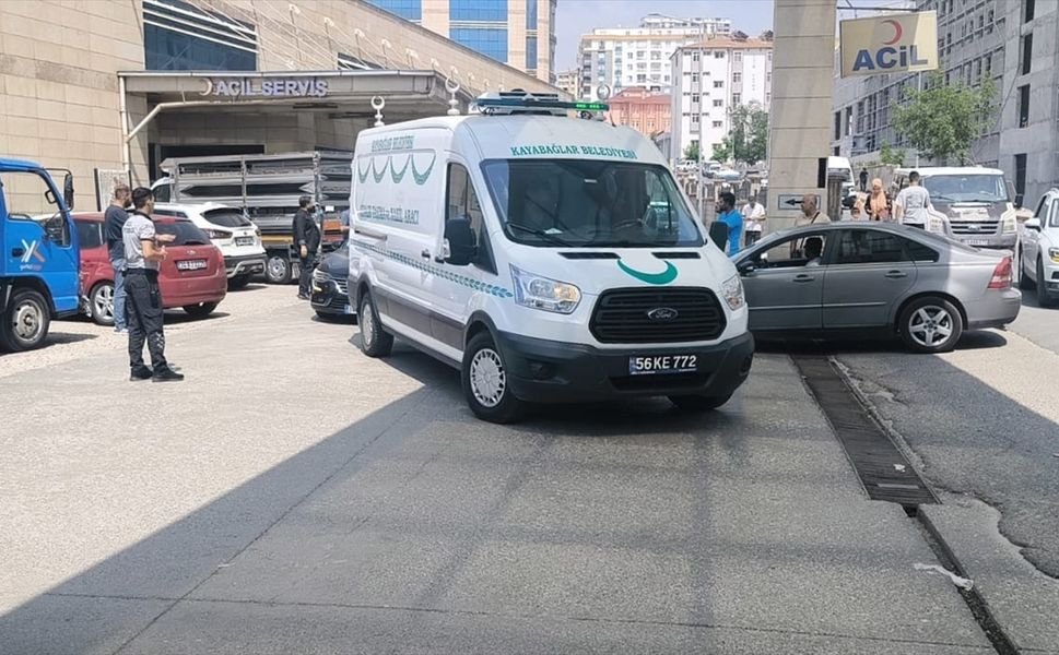 Siirt'te otomobil ile kamyonun çarpıştığı kazada ölenlerin sayısı 2'ye yükseldi