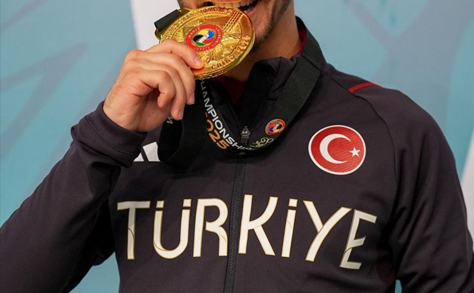 Milli karateci Eray Şamdan, dünya şampiyonu oldu