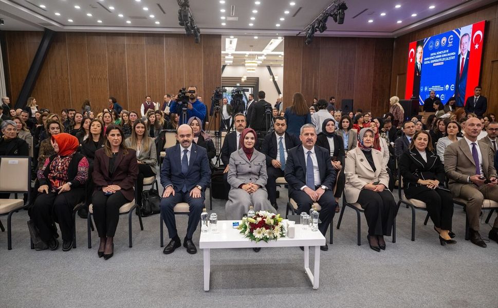 Bakan Göktaş, 'Sosyal Hizmetler ve Bakım Hizmetlerinin Sunulmasında Sosyal Kooperatifler Çalıştayı'nda konuştu: