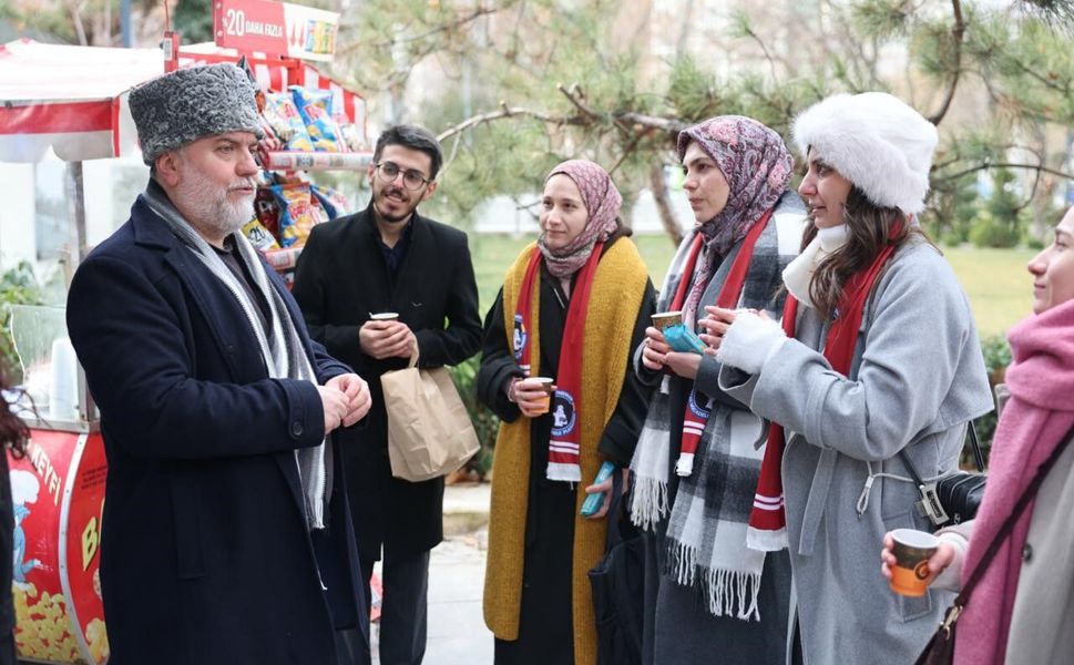 EĞİTİM-BİR-SEN'den ek atama bekleyen öğretmen adaylarının eylemine destek