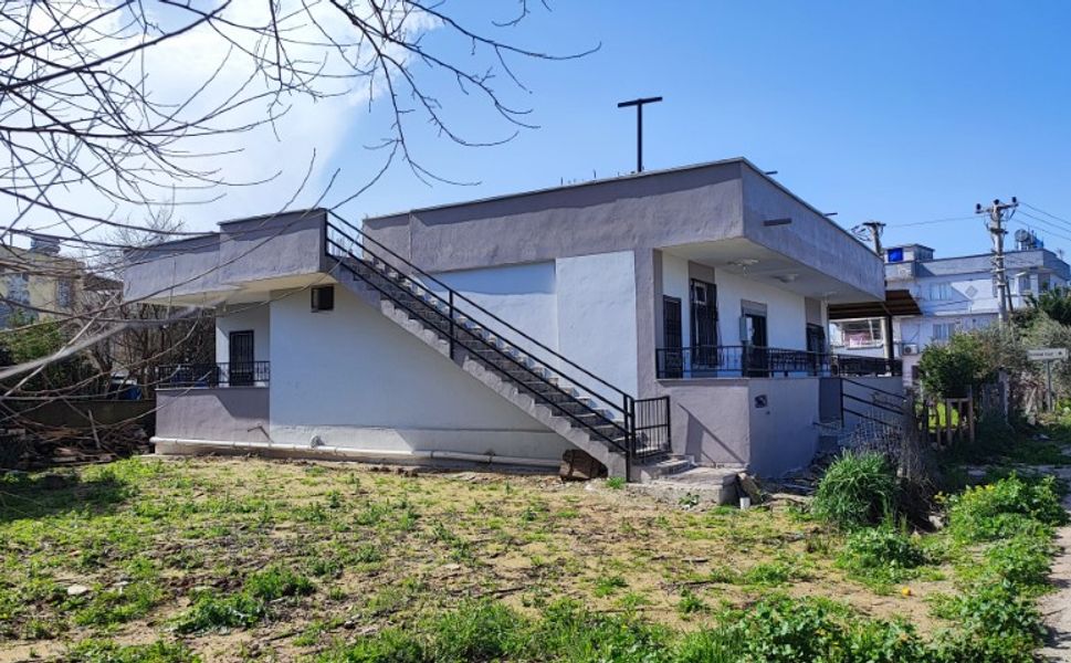 Zeydan Karalar’ın teyzesinin vekalet verdiği şahıs kaçak ev yaptırdı