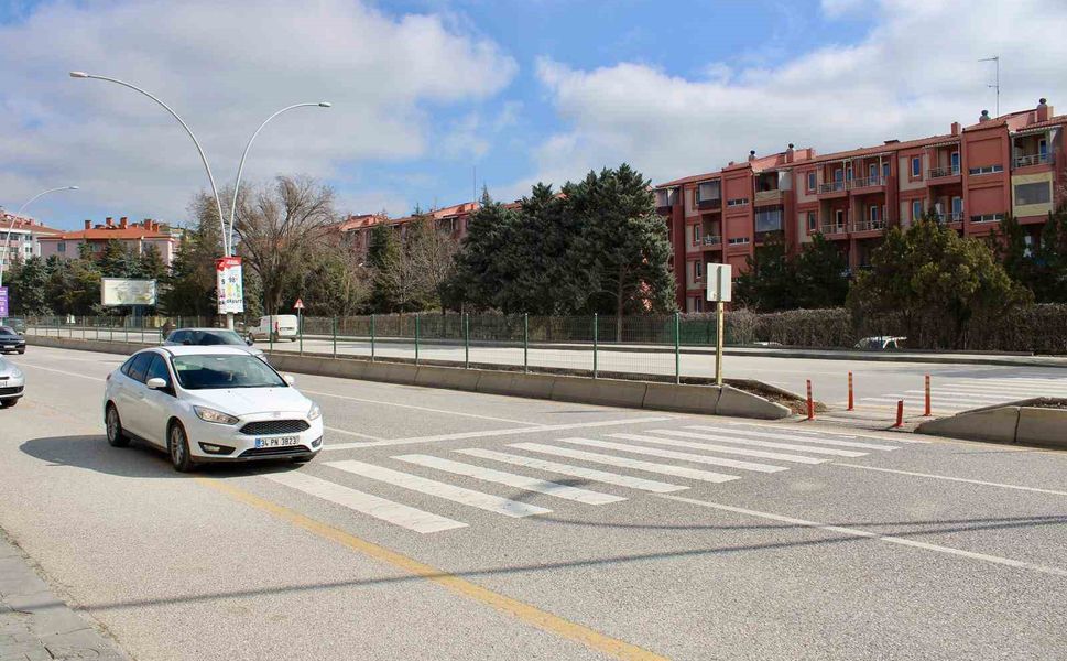 Ankara'da trafik kazasında vefat eden 14 yaşındaki kızın babası: 'Makas atarak ilerleyen sürücü yaya geçidinde kızıma çarpmış, kanlar içindeydi'