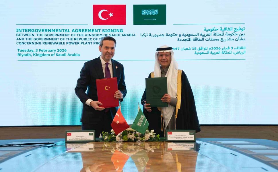 Bakan Bayraktar: 'Türkiye'de bugüne kadar gördüğümüz en düşük fiyatla elektriği alacağız'