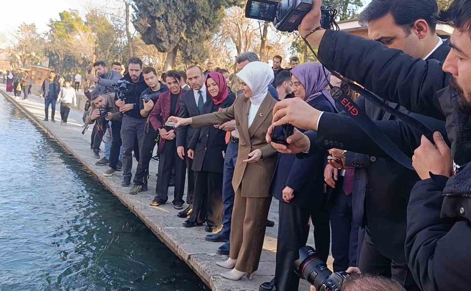 Bakan Göktaş Balıklıgöl'ü gezdi