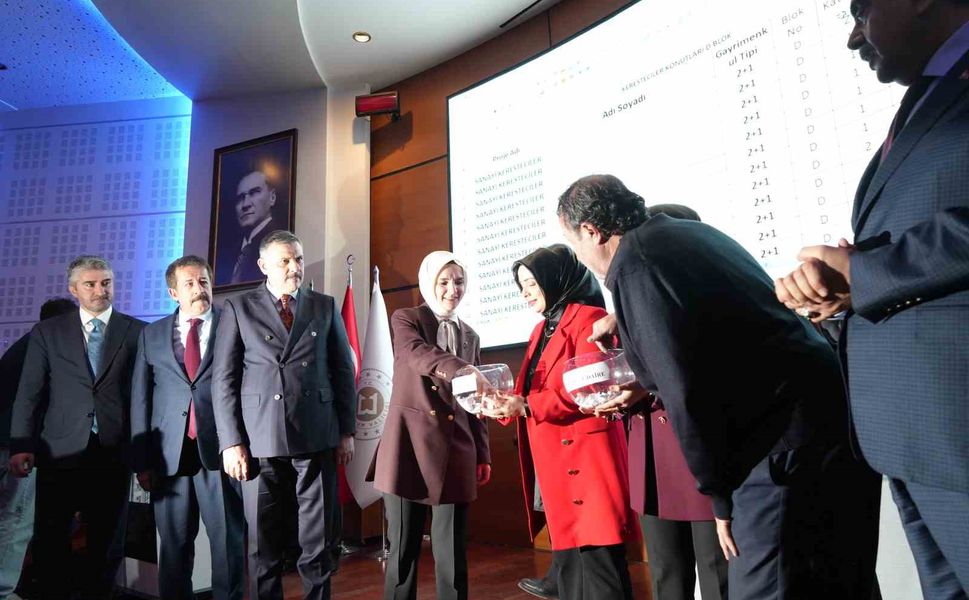 Bakan Göktaş: 'Hizmetlerimizi hanelere daha hızlı ve daha etkili ulaştırmak için sahadaki gücümüzü her geçen gün artırıyoruz'