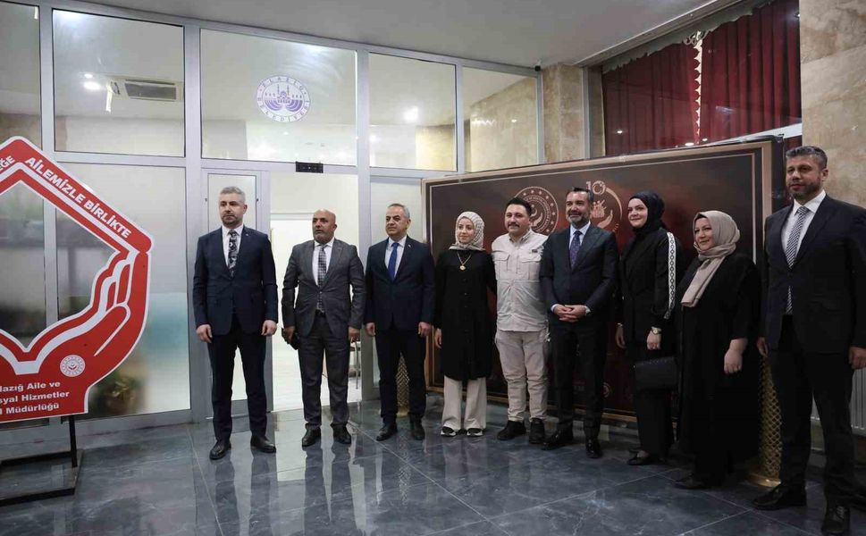 Bakan Göktaş'tan Elazığ'daki genç çiftlere sürpriz telefon: 51 milyon TL'lik dev destek