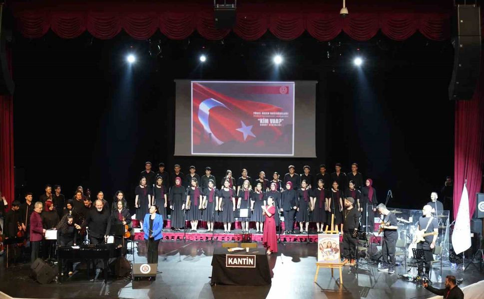 Bakan Tekin: 'Geçmişine bağlı, gelecekten ümitli gençler yetiştirmek istiyoruz'