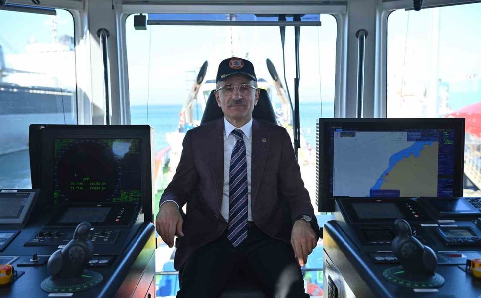 Bakan Uraloğlu: 'İstanbul'da gemilere 7 gün 24 saat kesintisiz haberleşme hizmeti sunacağız'