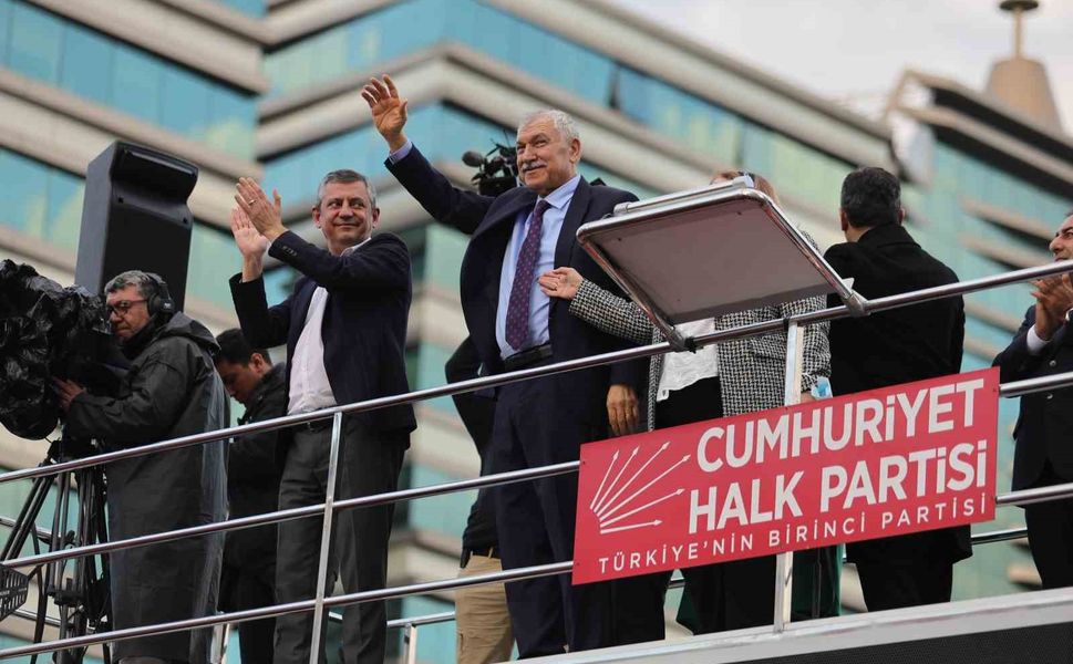 CHP Genel Başkanı Özel: 'Tutuksuz ve adil bir yargılama sürecinin yaşanmasını bekliyoruz'