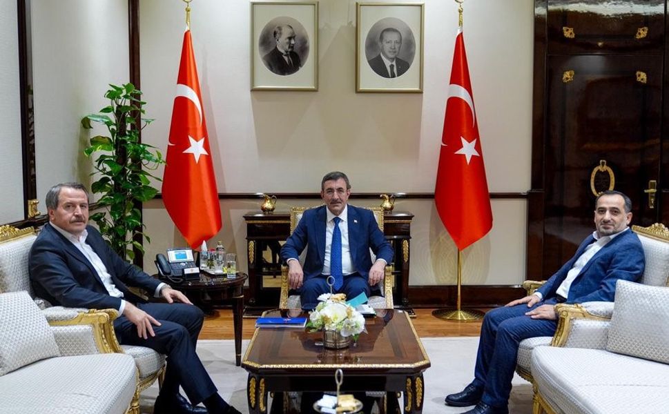 Cumhurbaşkanı Yardımcısı Yılmaz, Memur-Sen Genel Başkanı Yalçın'ı kabul etti