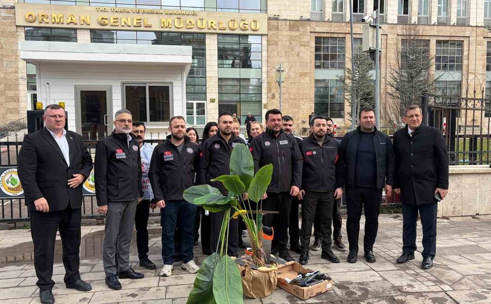 Devlet Memurları Konfederasyonu Genel Sekreteri Çiftçioğlu: 'Her bir memurun yılda bir defa sendika değiştirmesi halinde tam 7 sayfa kağıt israfı oluyor'