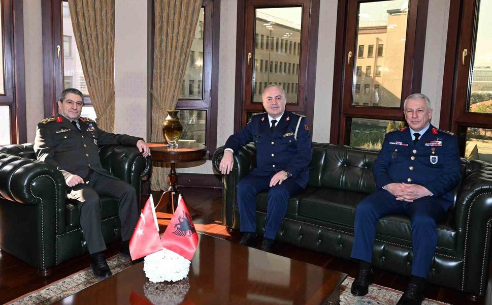 Genelkurmay Başkanı Bayraktaroğlu, Arnavutluk Hava Kuvvetleri Komutanı Dimo'yu kabul etti