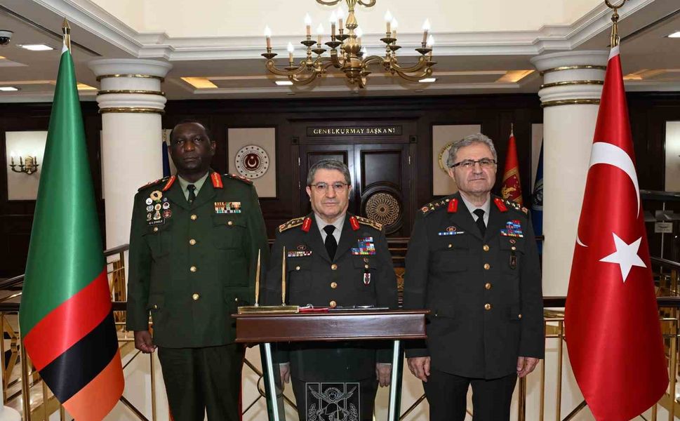 Genelkurmay Başkanı Bayraktaroğlu, Zambiya Kara Kuvvetleri Komutanı Zyeele ile bir araya geldi