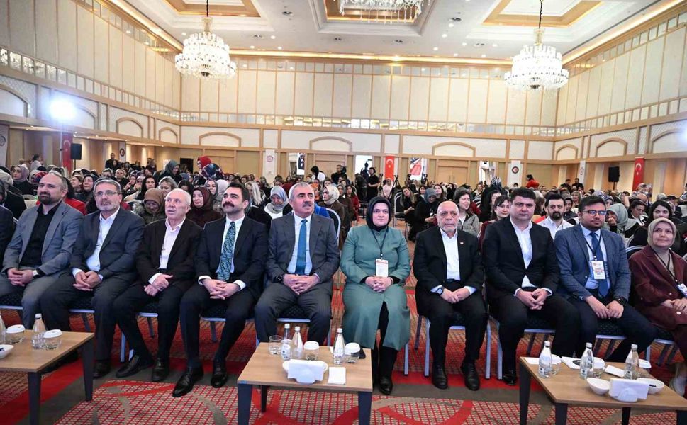 HAK-İŞ Genel Başkanı Arslan: 'Sendikalaşma oranında kadınlar çok geride'