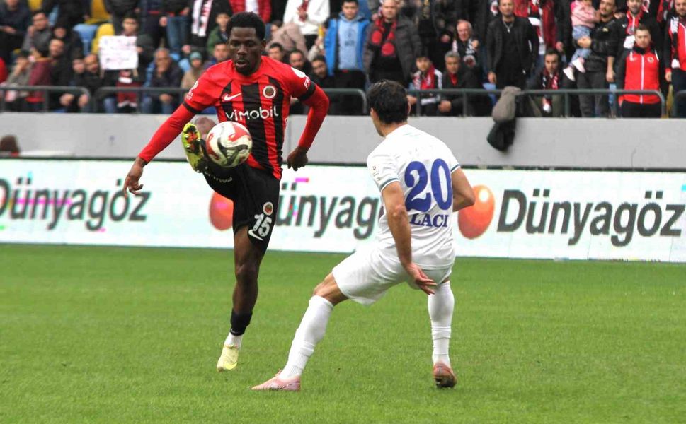 Trendyol Süper Lig: Gençlerbirliği: 2 - Çaykur Rizespor: 0 (İlk yarı)