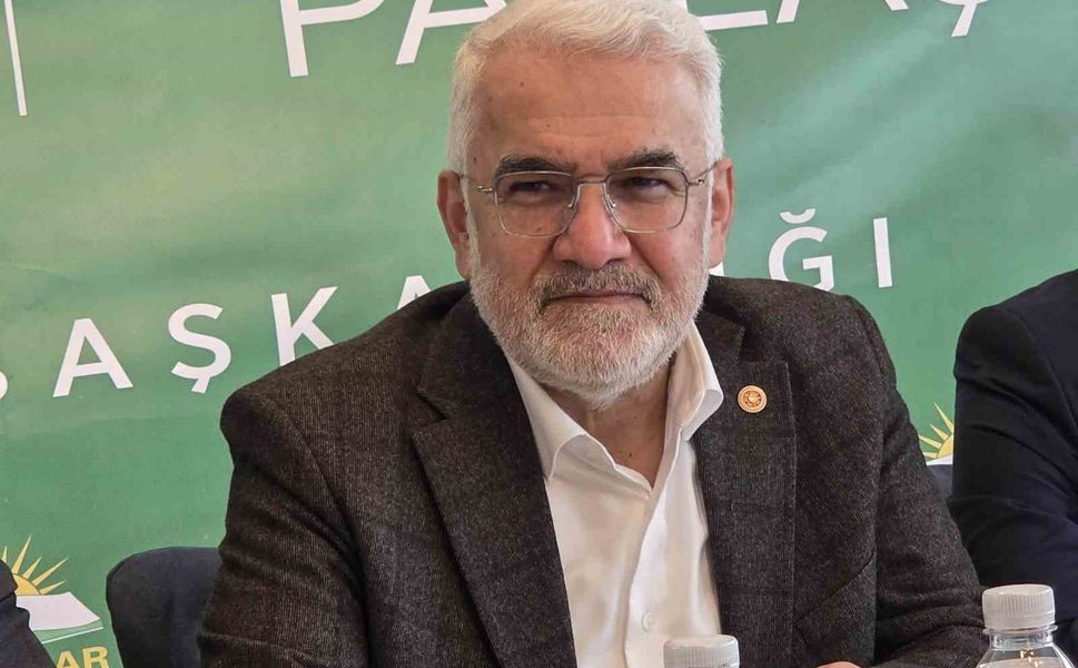 Zekeriya Yapıcıoğlu: 'Aileyi güçlendiren ve evlilikleri destekleyen projeler hayata geçirilmeli'