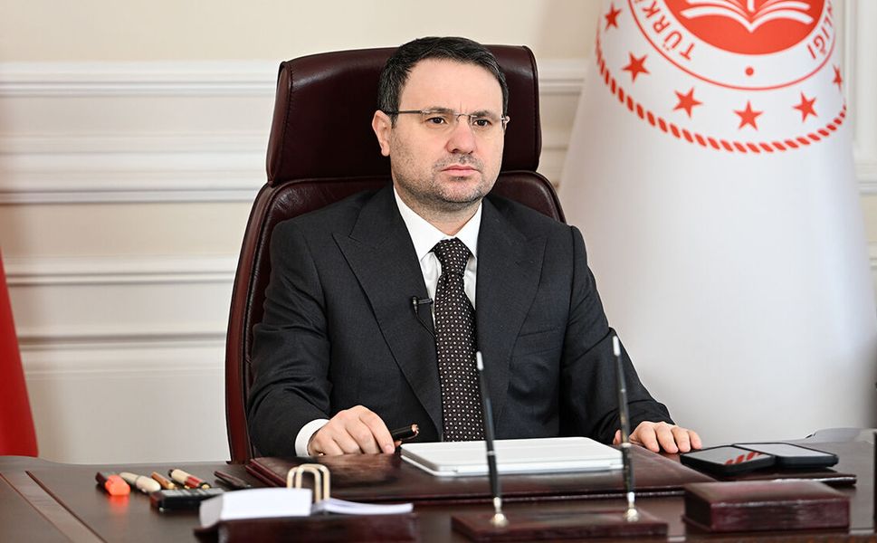 Bakan Gürlek’ten Özel’e sert yanıt: "Belgeler sahte, son dakika çırpınışları"