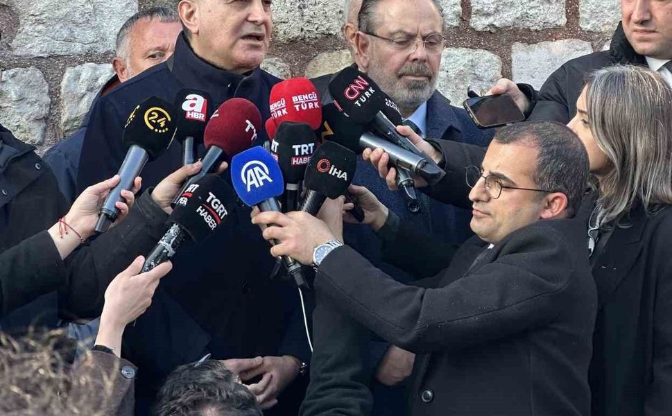 AK Parti Sözcüsü Çelik: 'Prof. Dr. İlber Ortaylı, Türkiye'ye karşı yapılan kara propagandalarda, özellikle Ermeni meselesiyle ilgili ilmiyle, irfanıyla son derece önemli bir duruş sergiledi'