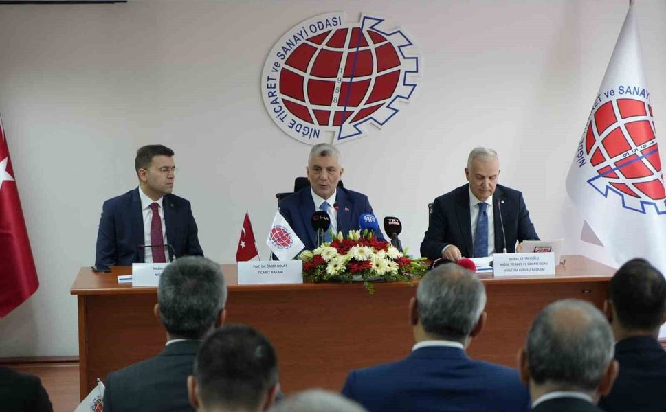 Bakan Bolat: 'Kuzey ve güneyimizde mini dünya savaşı var. Türkiye bunlardan kendini korumayı başardı'