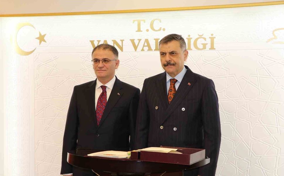 Bakan Çiftçi Van'da