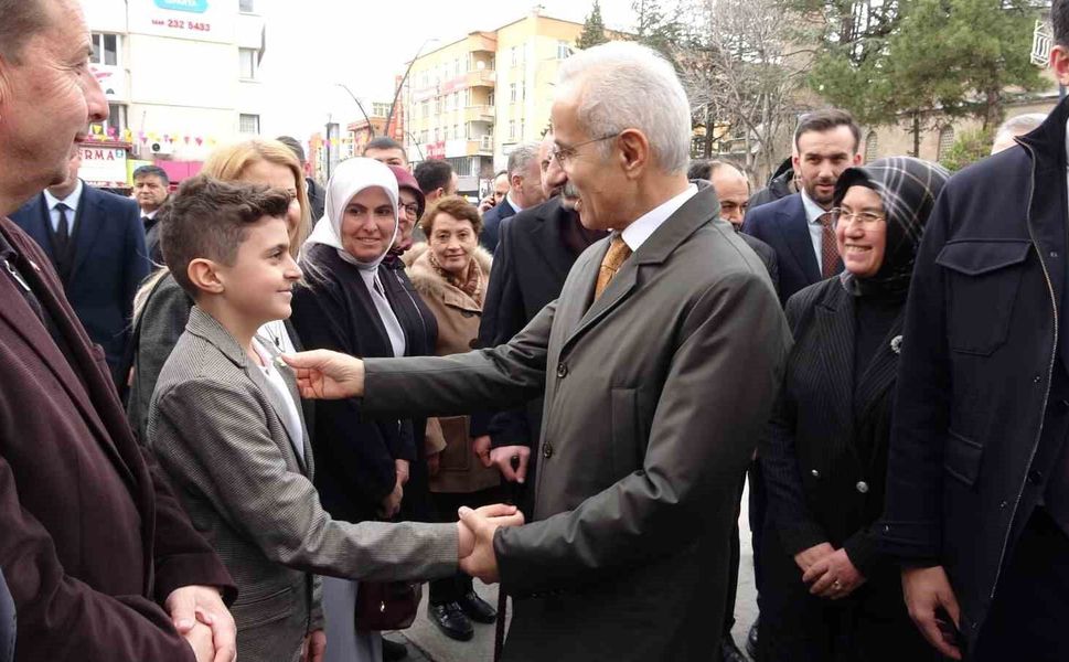 Bakan Uraloğlu: 'Isparta'mızda Dereboğazı yolu gündemimizde ve bir mesafe kat ettikten sonra çalışmaların devamını ileride sürdüreceğiz'