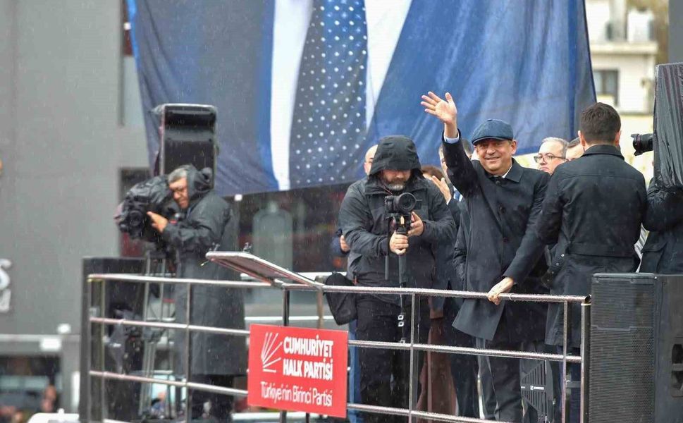 CHP Genel Başkanı Özel: 'Ben milletimden utandım o görüntüler adına. Ben özür diyorum milletimden'