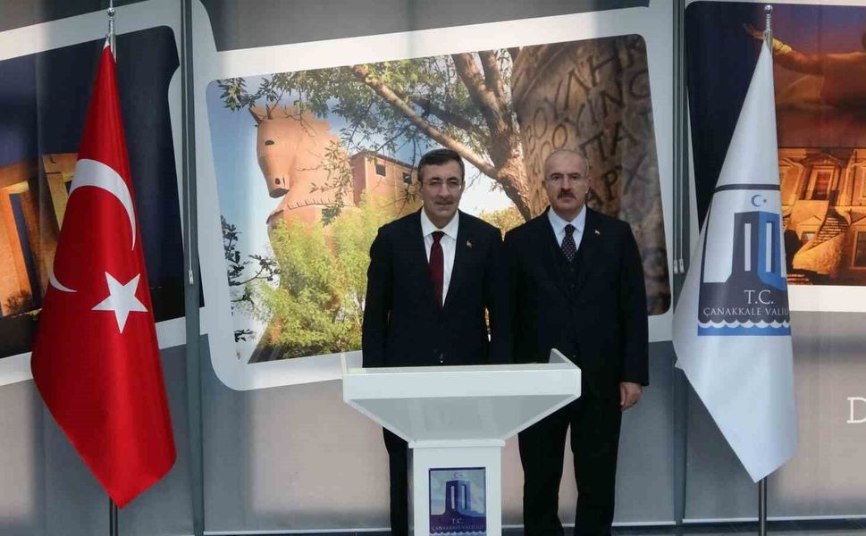 Cumhurbaşkanı Yardımcısı Cevdet Yılmaz, Çanakkale Valiliğini ziyaret etti