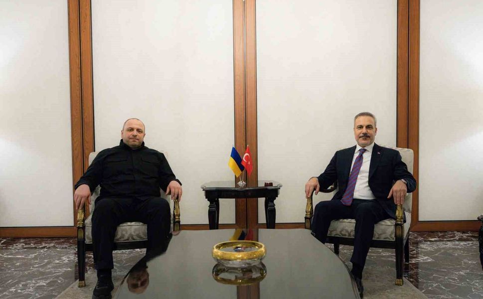 Dışişleri Bakanı Hakan Fidan, Ukrayna Milli Güvenlik ve Savunma Konseyi Sekreteri Rüstem Umerov ile Ankara'da bir araya geldi.