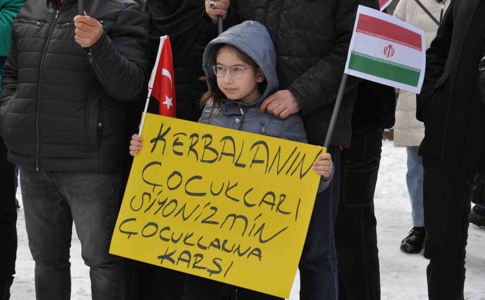 Kars'ta Caferiler İran'a düzenlenen saldırıları kınadı