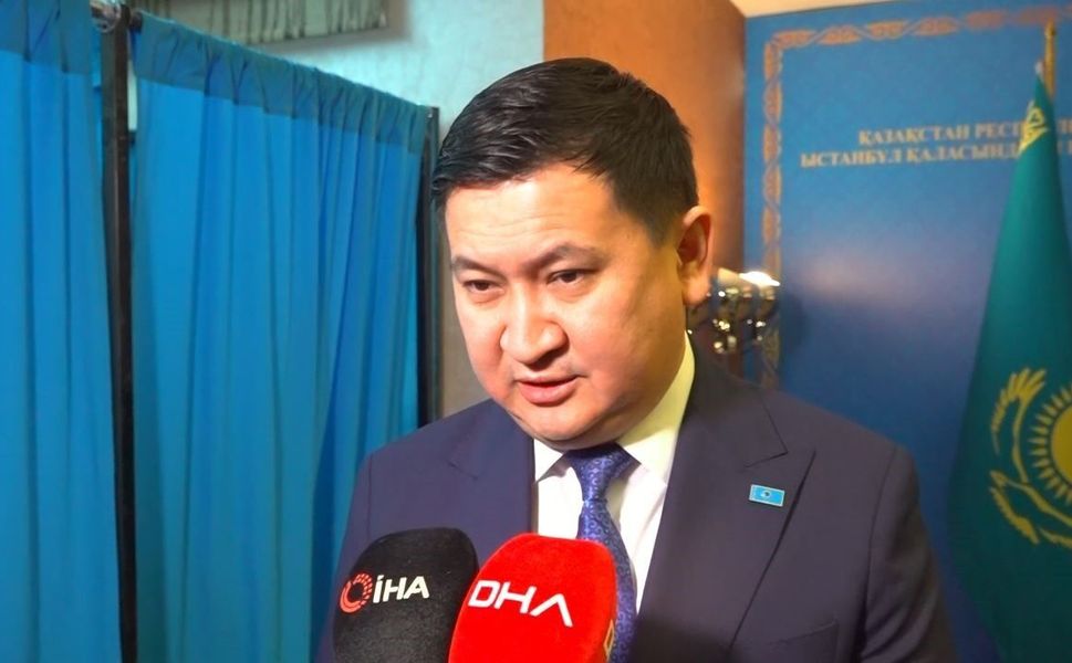 Kazakistan'da tarihi referandum için İstanbul'da sandıklar kuruldu