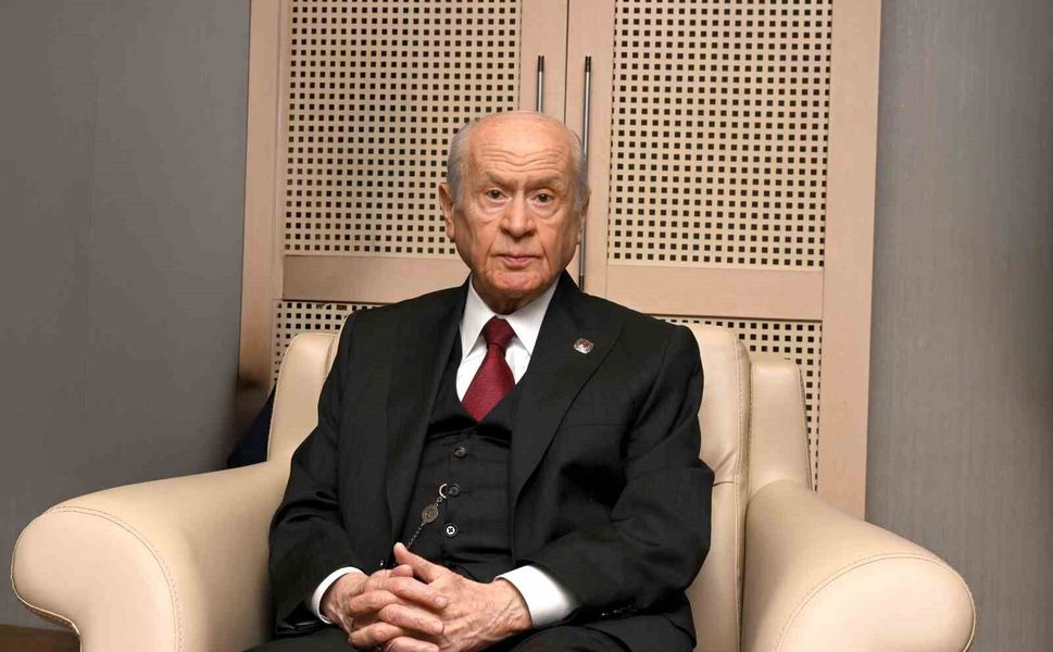 MHP Genel Başkanı Bahçeli: 'İzzet Bey akademik kariyer çalışmalarına ağırlık vermek için müsaade istemişlerdir'