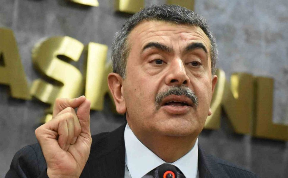 Milli Eğitim Bakanı Tekin: 'CHP'de olanları seyretmekten ülkem adına utanıyorum'