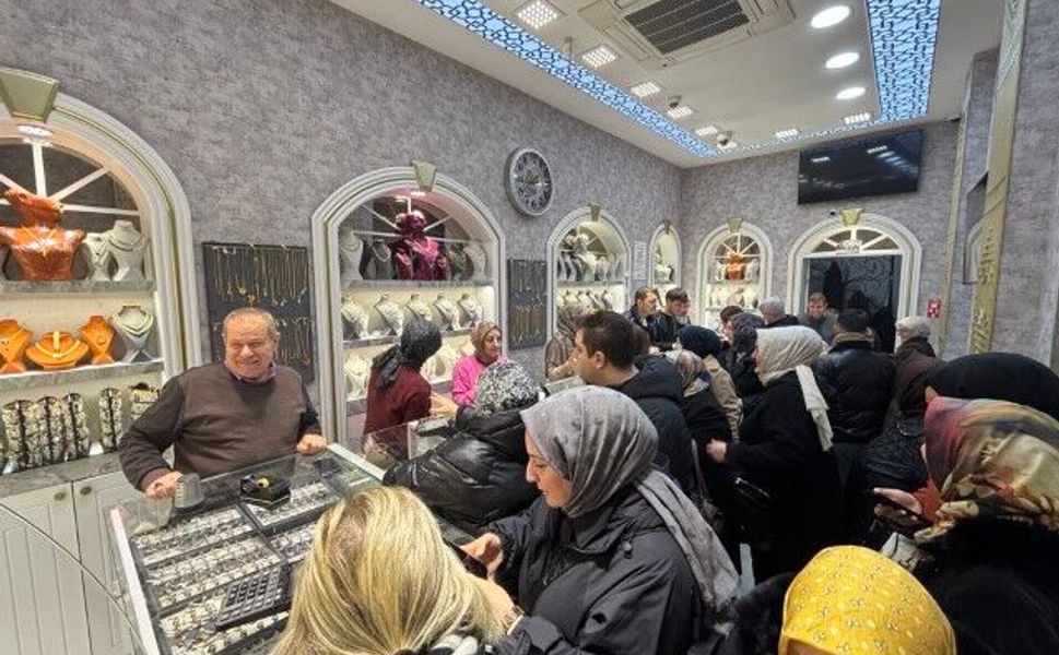 Fiyat Düşüşü Talebi Artırdı, Kuyumcularda Kuyruklar Oluştu