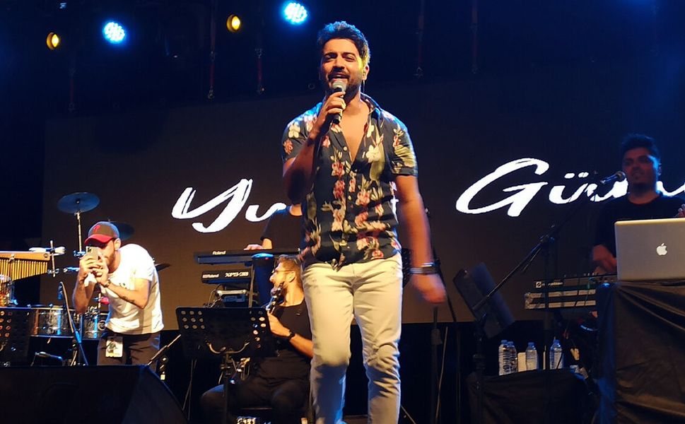 Şarkıcı Yusuf Güney, 'uyuşturucu- uyarıcı etken maddesi' özendirme suçundan tutuklandı