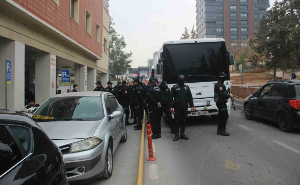 Halfeti Belediyesi’ne Yolsuzluk Operasyonu: Eski Başkan Dahil 47 Gözaltı