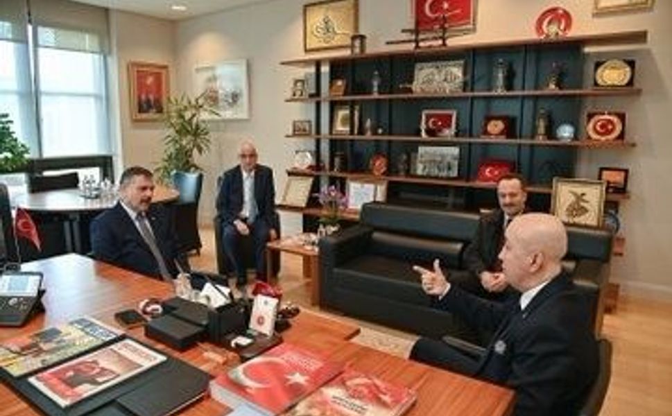 Bakan Çiftçi, 15 Temmuz Gazisi Turgut Aslan'ı ziyaret etti