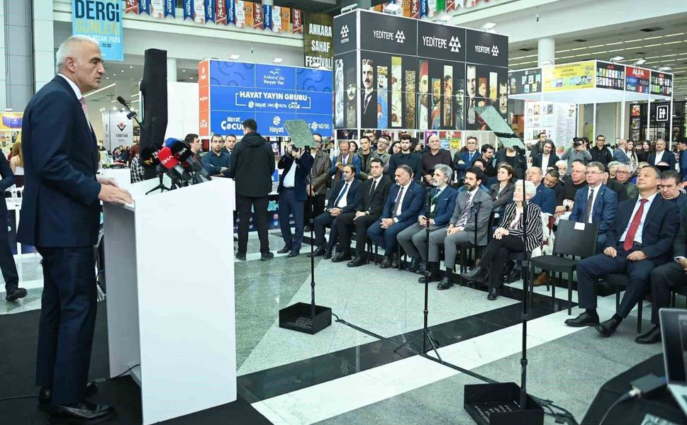 Bakan Ersoy: 'Bin 300 halk kütüphanesiyle 800 bin metrekareye ulaşarak rekor kırdık'