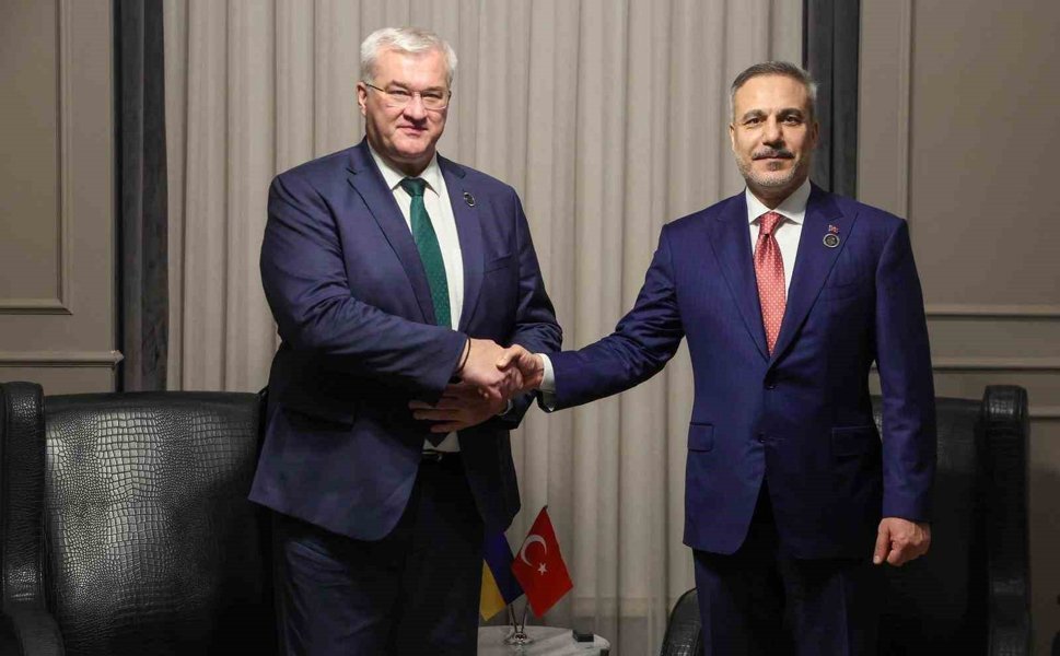 Bakan Fidan, Ukraynalı mevkidaşı ile bir araya geldi