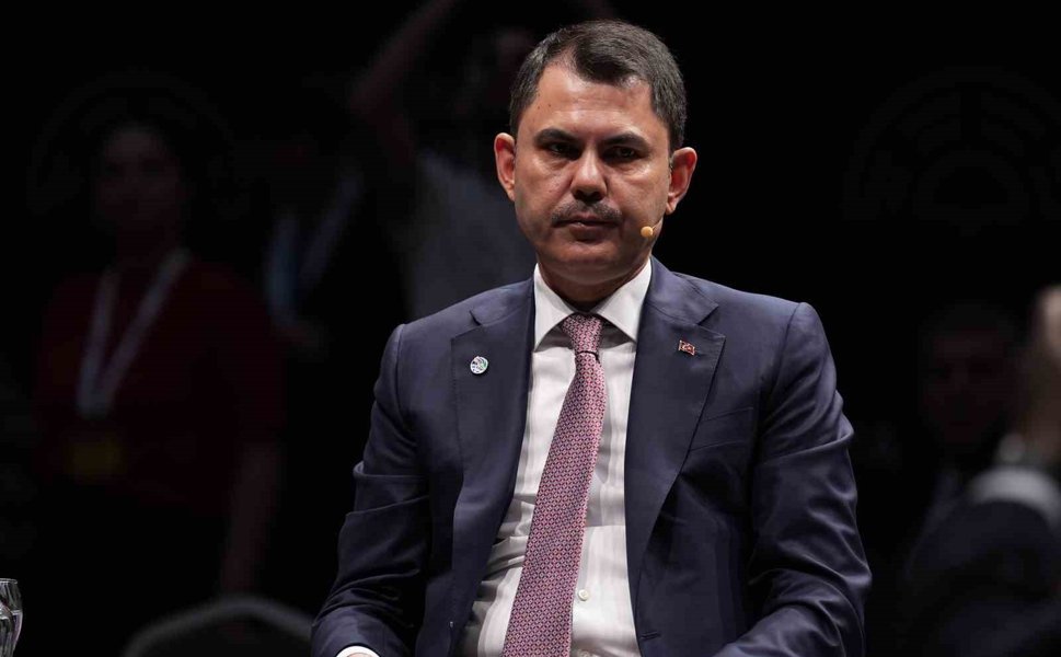 Bakan Kurum: 'Fosil yakıtlardan uzaklaşmak zorundayız'