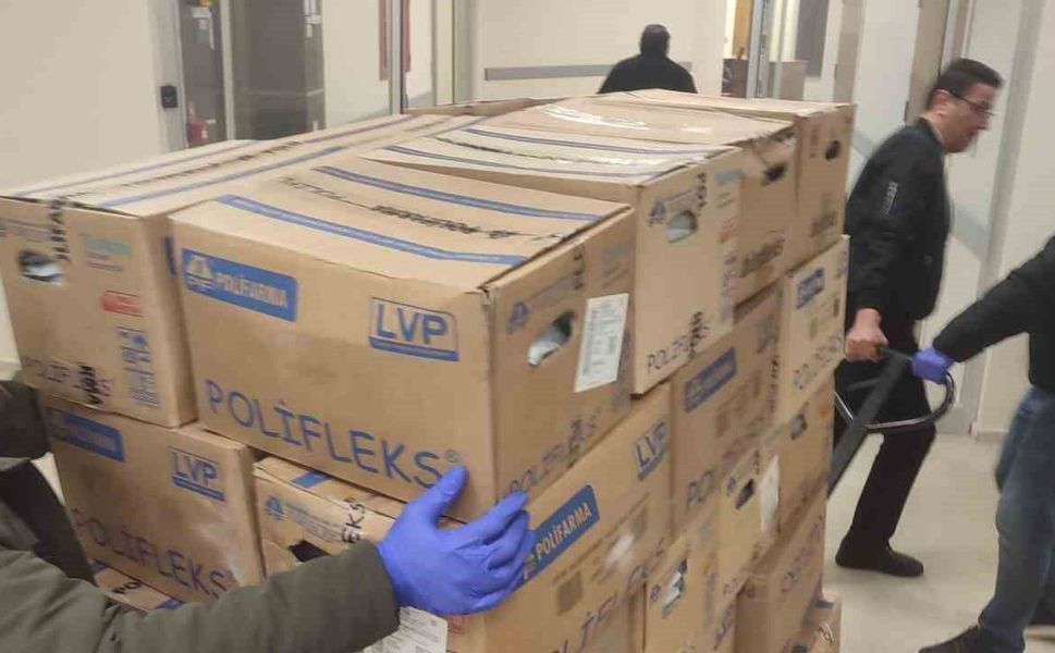 Bakan Memişoğlu: 'Tıbbi malzeme ve cihazlarla yüklü yardım tırlarımız İran'a doğru yola çıktı'