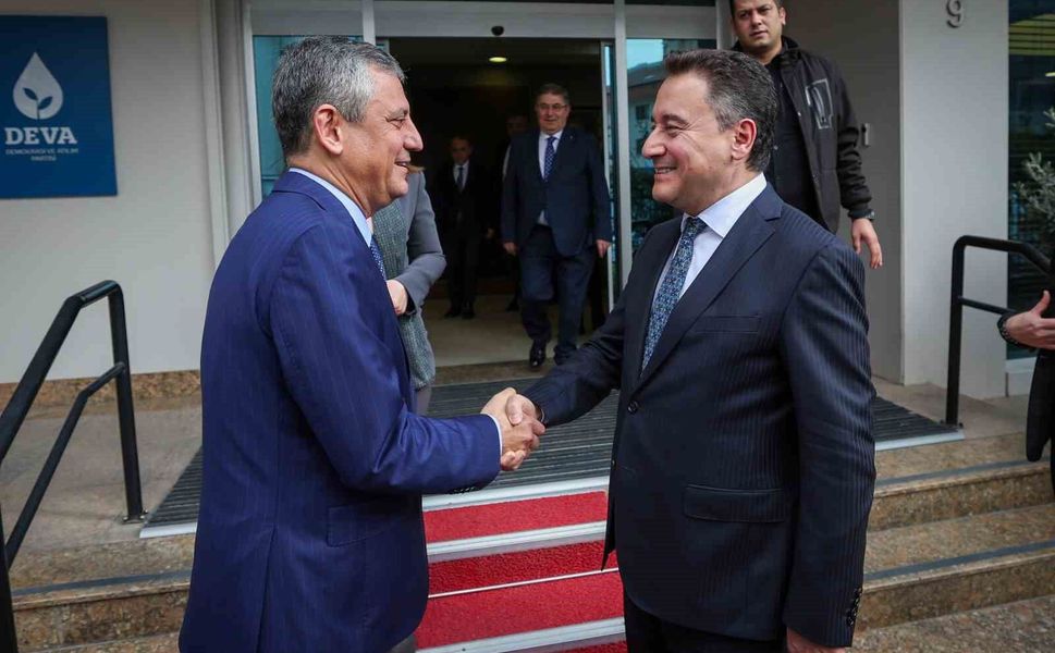 CHP Genel Başkanı Özel: 'Anayasal zorunluluk sürecinde olduğumuz konusunda hemfikir olduk'