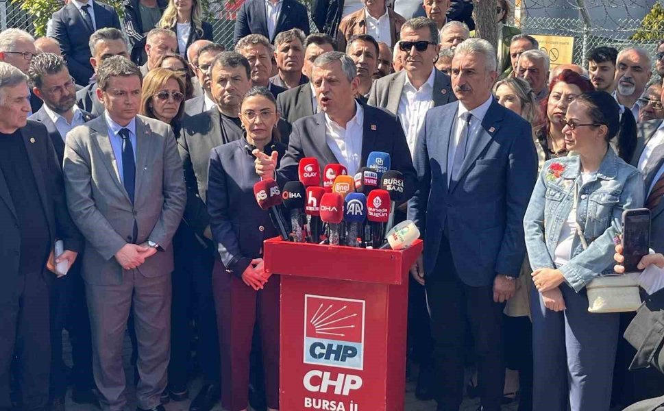 CHP Genel Başkanı Özel, tutuklu Mustafa Bozbey'i cezaevinde ziyaret etti