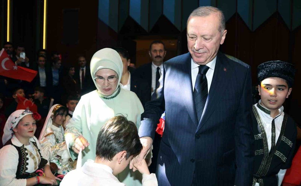Cumhurbaşkanı Erdoğan: 'İnsanlık zincirinin ebediyet halkası olan siz çocuklarımız geleceğimizi şekillendireceksiniz'