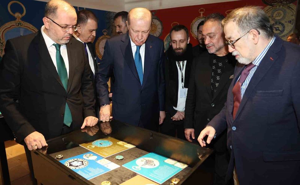 Cumhurbaşkanı Erdoğan, 'Muhteşem Cep Saatleri Koleksiyonu' sergisini gezdi