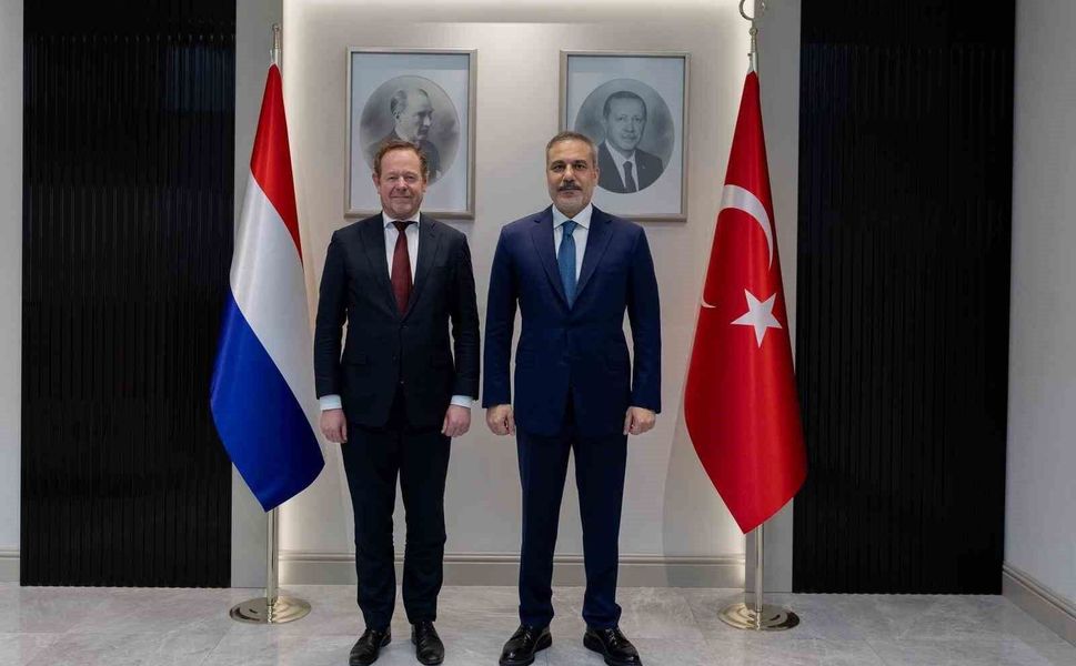 Dışişleri Bakanı Hakan Fidan, Hollanda Adalet ve Güvenlik Bakanı David Van Weel ile bir araya geldi.