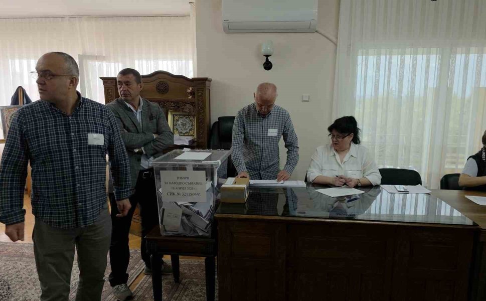 Edirne'de çifte vatandaşlar Bulgaristan seçimleri için sandık başında